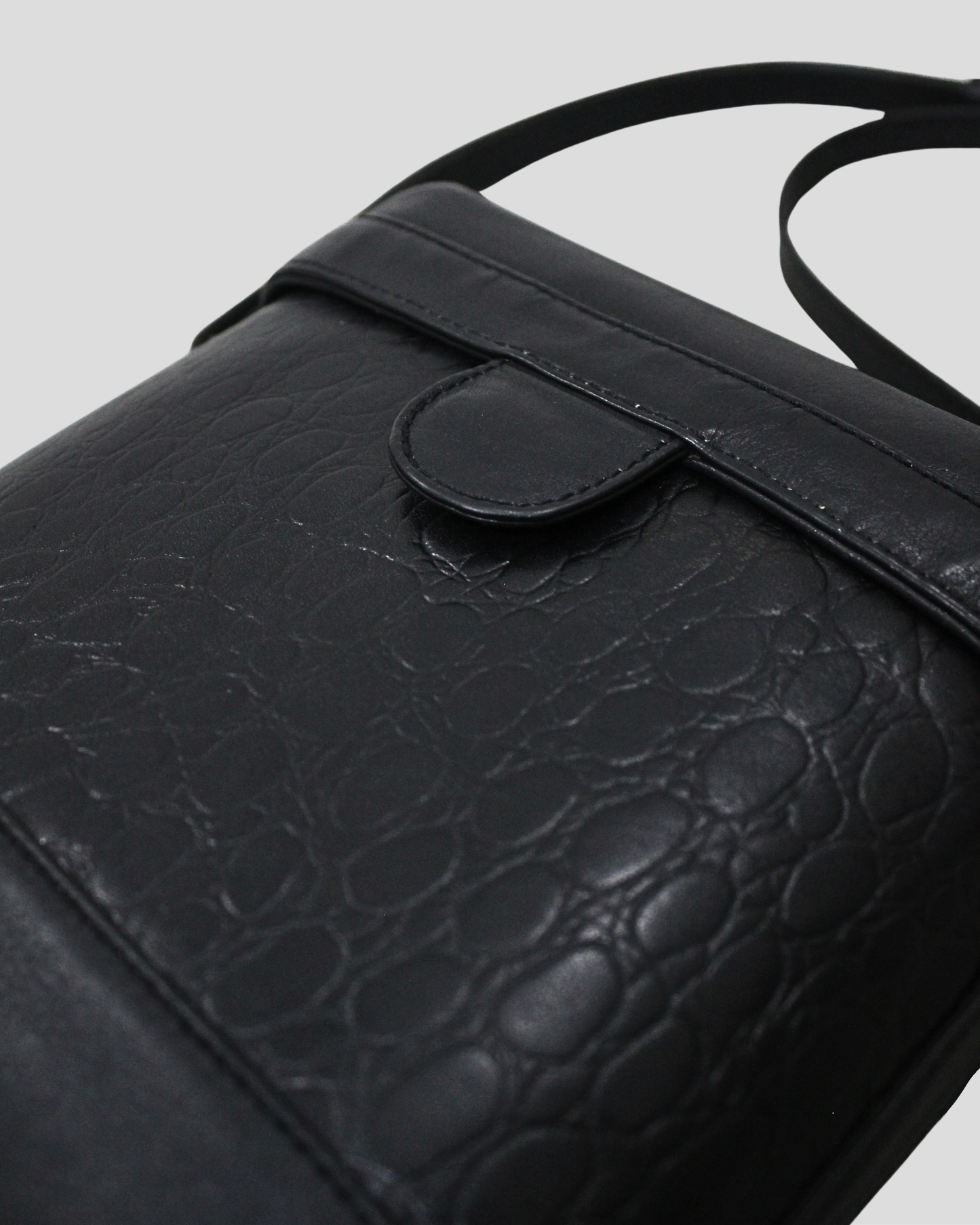 Sac seau Sybilla en cuir – Fabriqué au Brésil