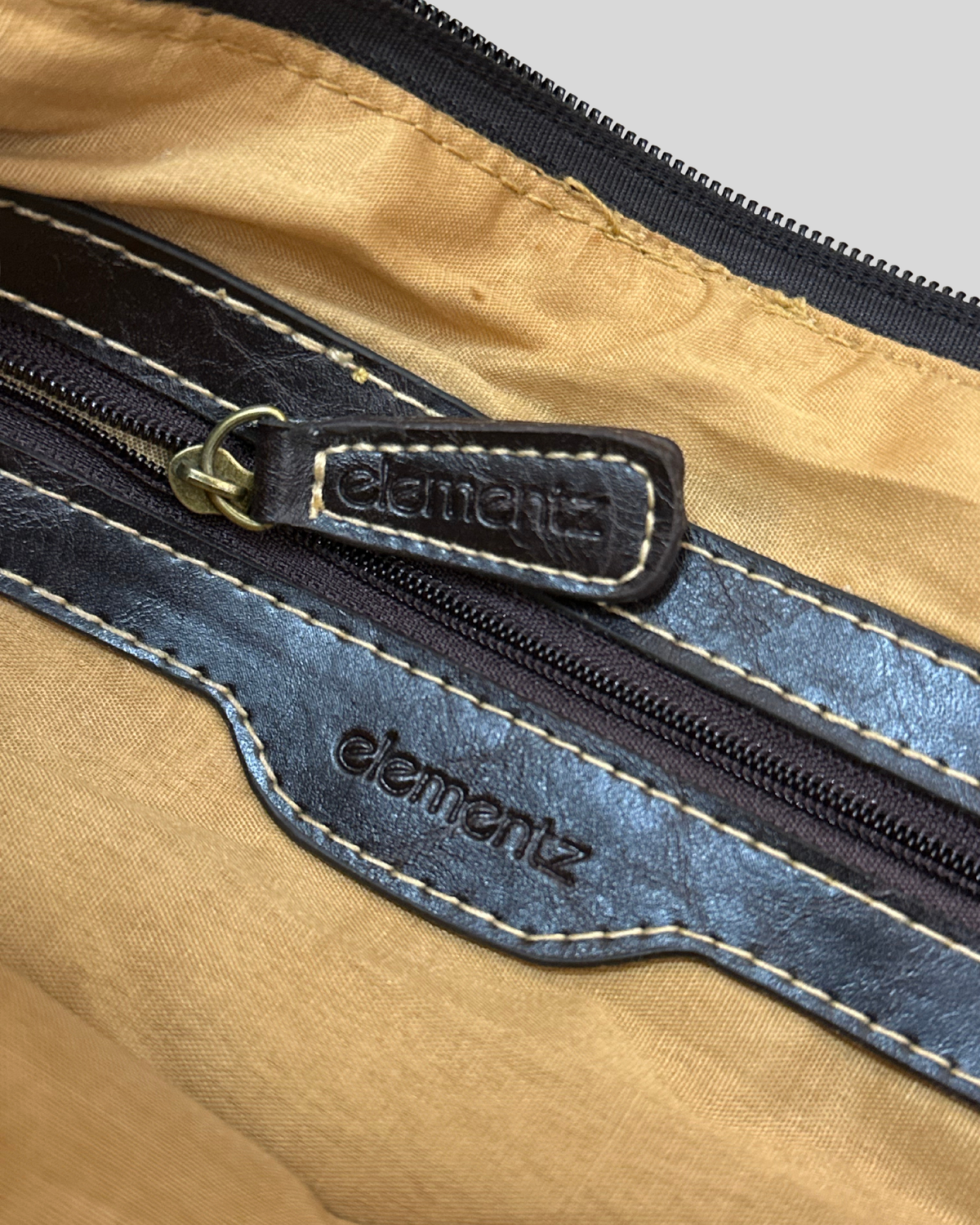 Elementz – Sac à main marron foncé multi-poches