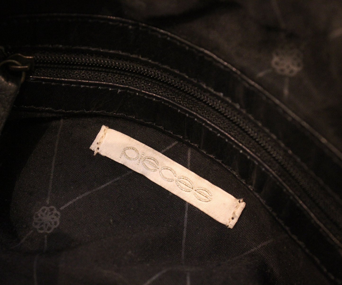 Petit sac bandoulière Pieces noir en cuir véritable