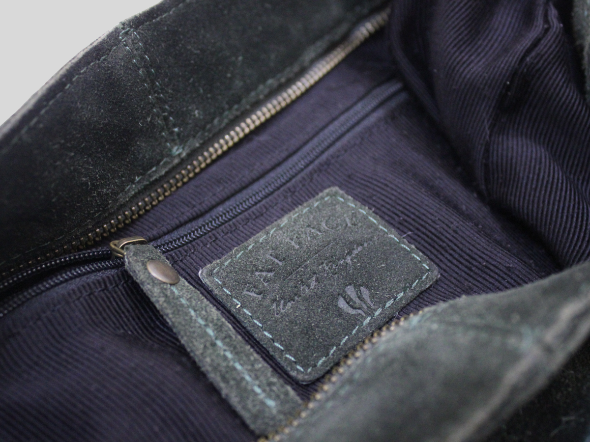 🇬🇧 FatFace – Sac épaule en daim vert foncé