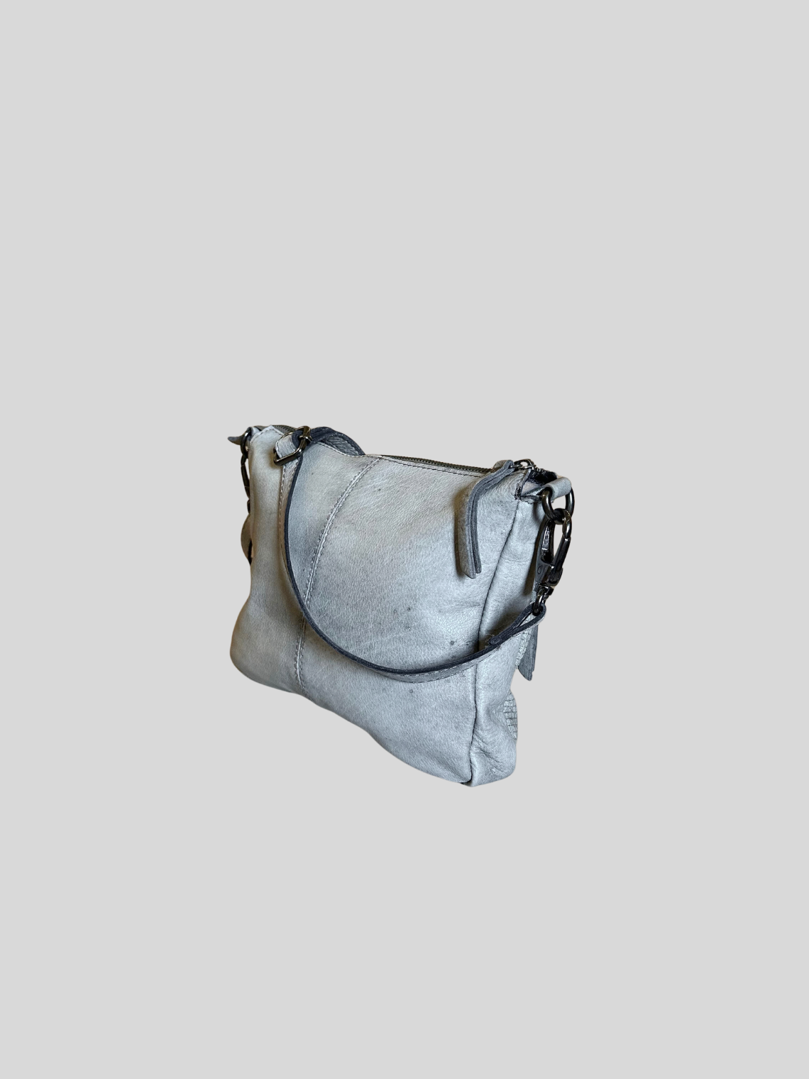 Estelle – Sac bandoulière gris argenté texturé en cuir véritable