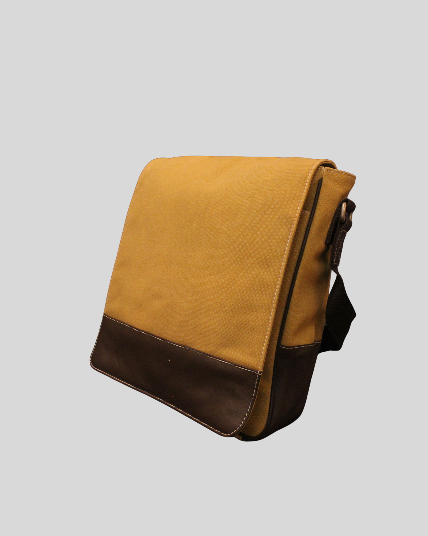 Sac messenger beige et marron en tissu et cuir