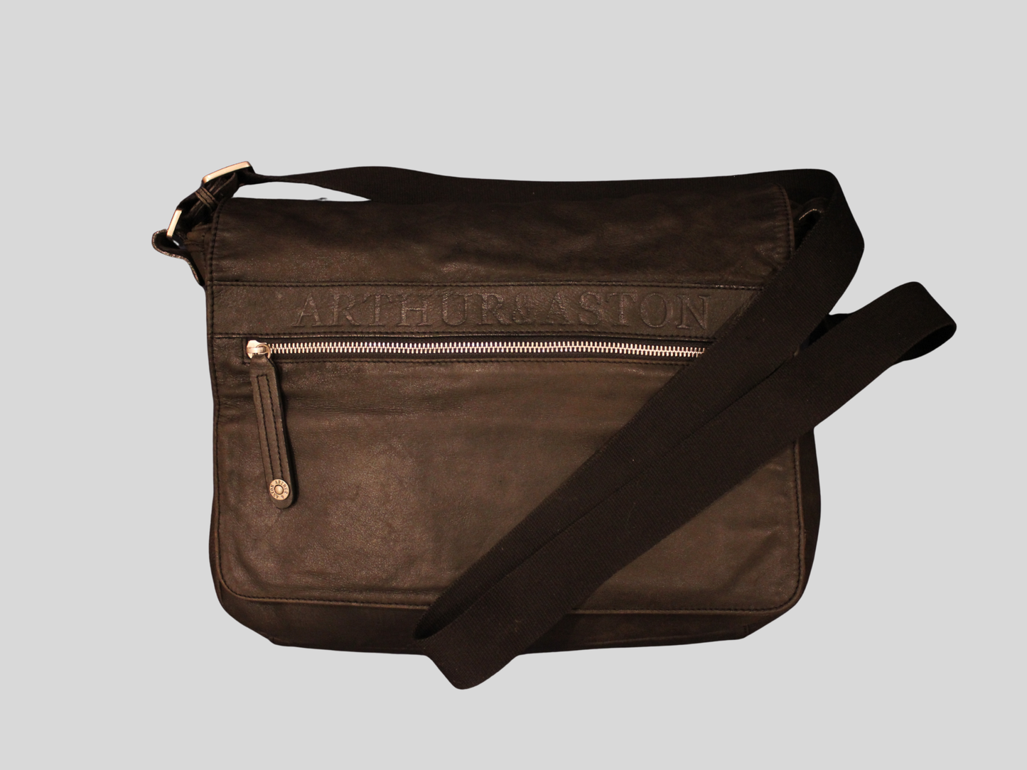 Sac messenger Arthur & Aston noir en cuir