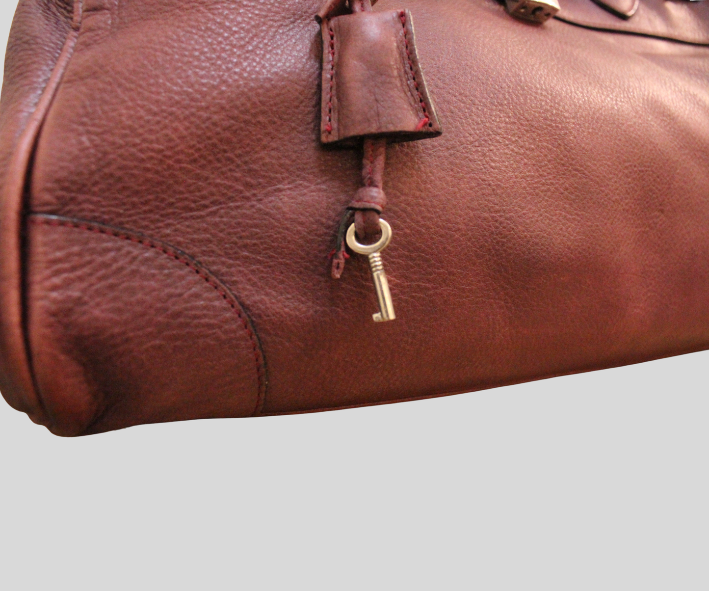 Sac à main Nuria Sanchez bordeaux en cuir véritable