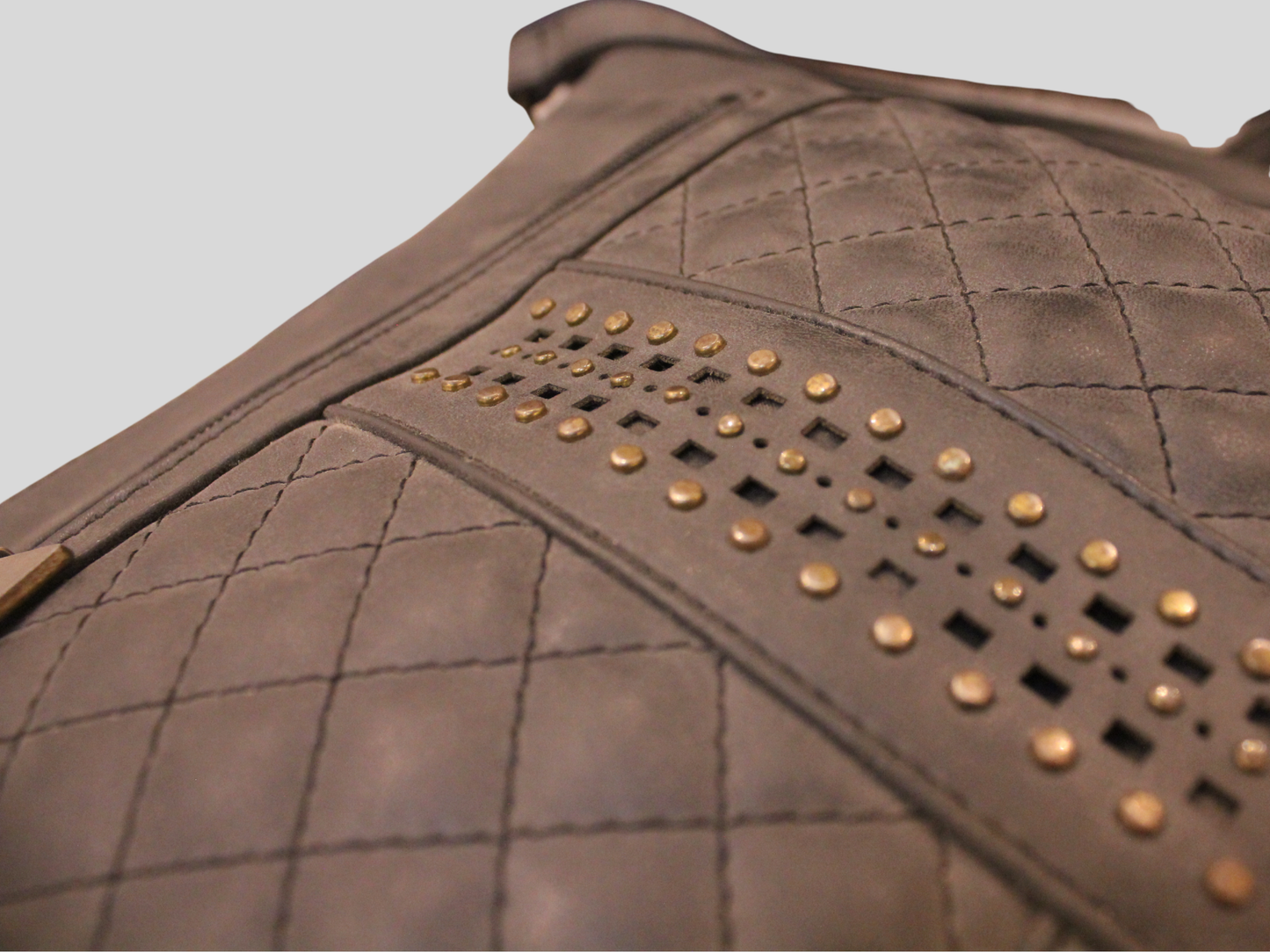 Sac à bandoulière matelassé gris