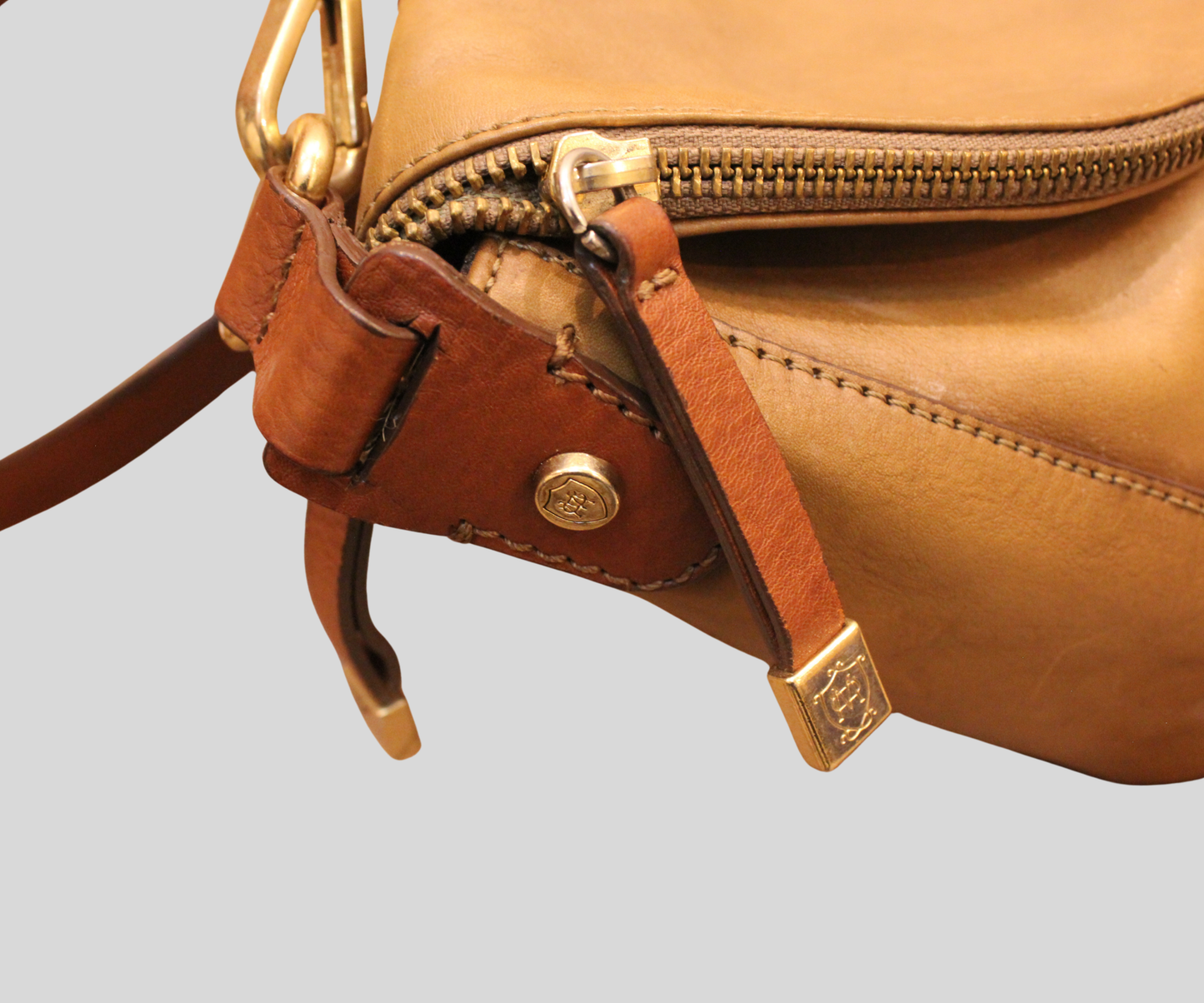 Sac bandoulière Massimo Dutti camel en cuir véritable
