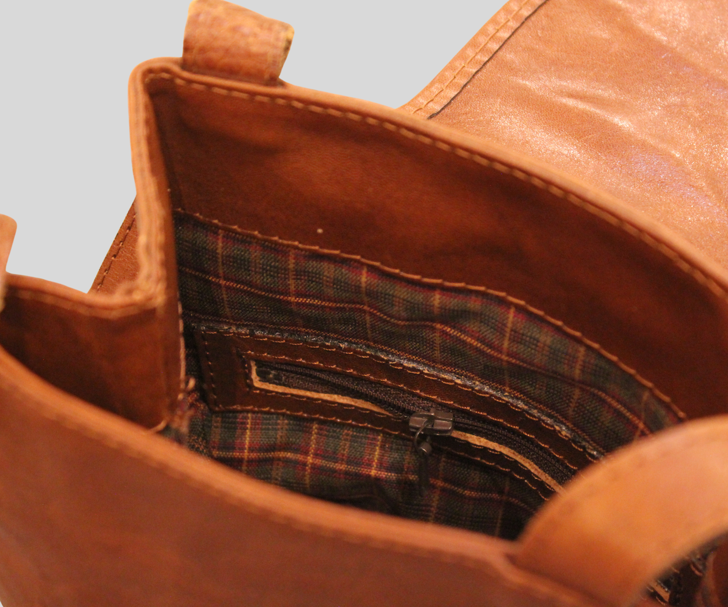Sac bandoulière Burkelys Leather House cognac en cuir véritable