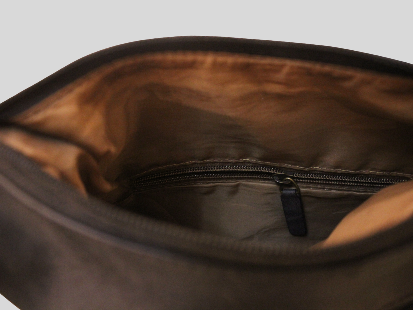 Sac à bandoulière matelassé gris