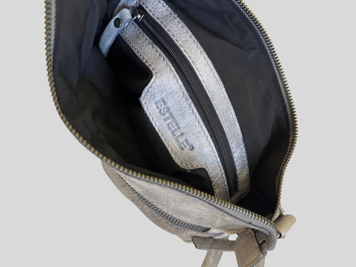 Estelle – Sac bandoulière gris argenté texturé en cuir véritable