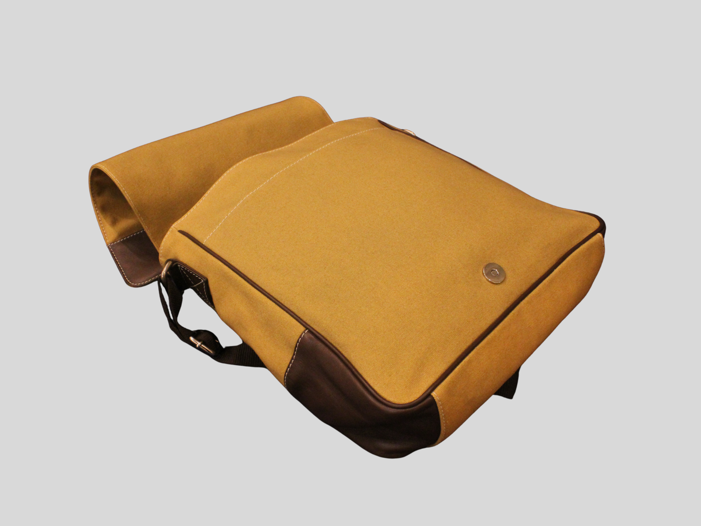 Sac messenger beige et marron en tissu et cuir