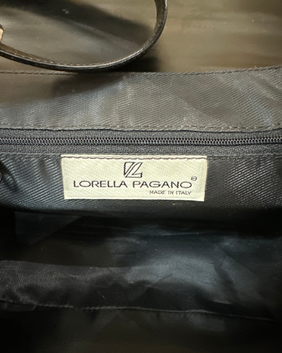🇮🇹 Lorella Pagano – Sac bandoulière noir à rabat – Made in Italy