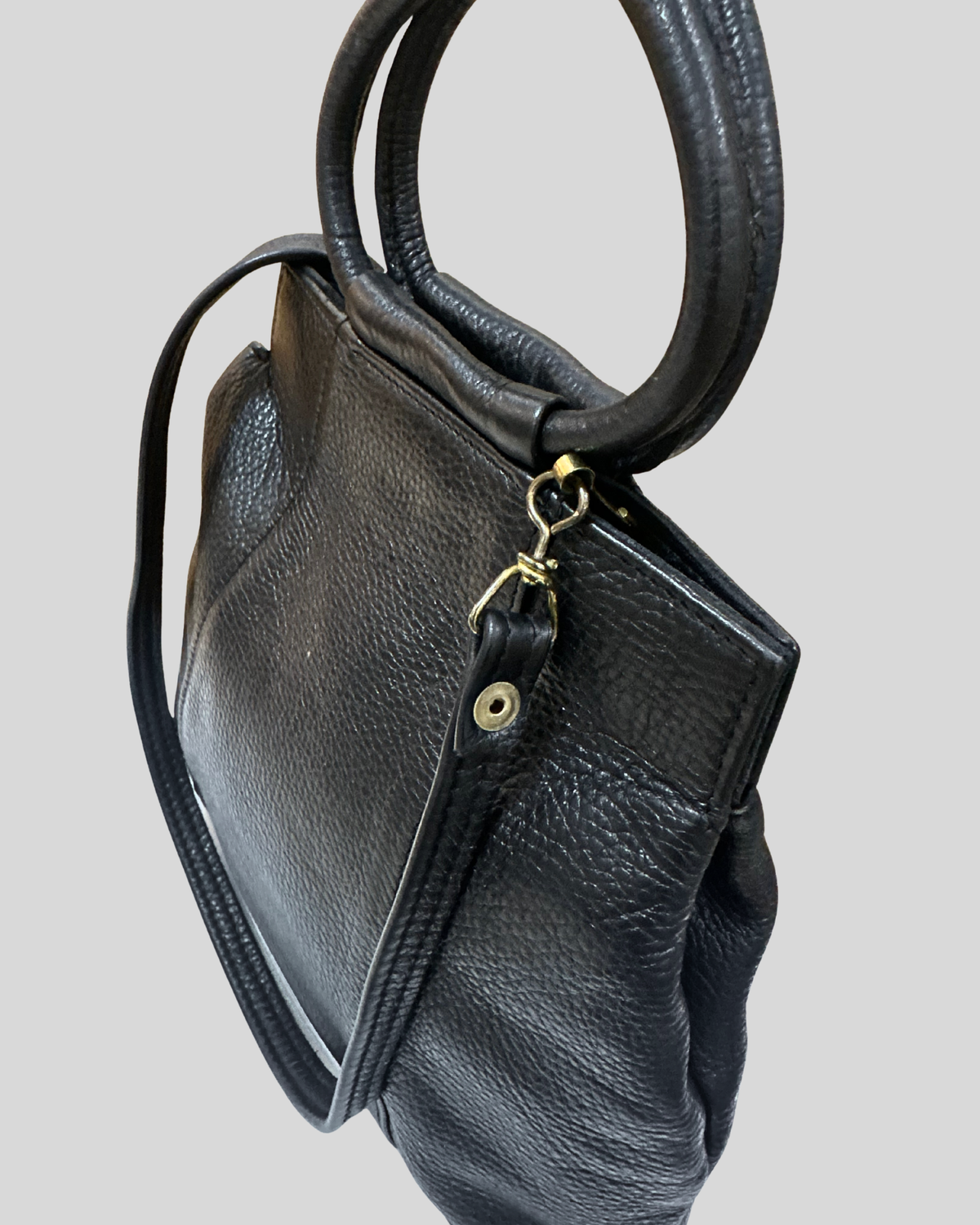 Sac à main noir en cuir véritable à poignées rondes et bandoulière amovible