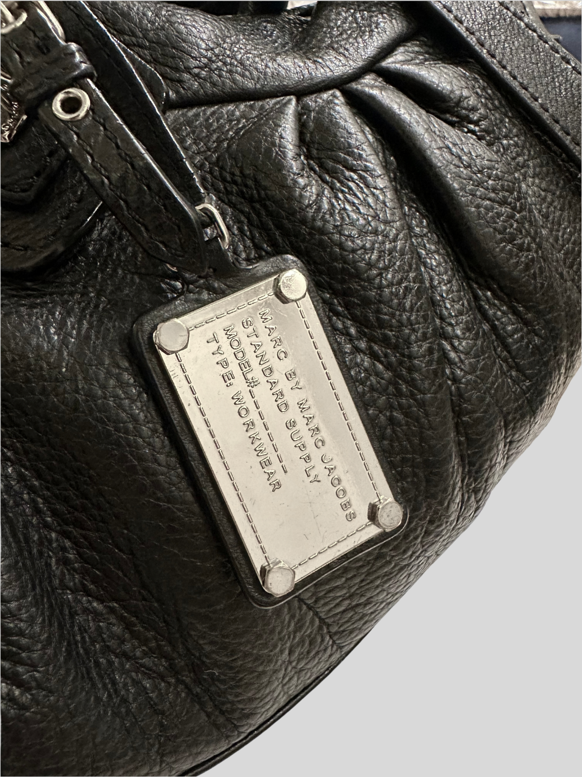 Marc by Marc Jacobs – Classic Q Baby Groovee noir en cuir véritable
