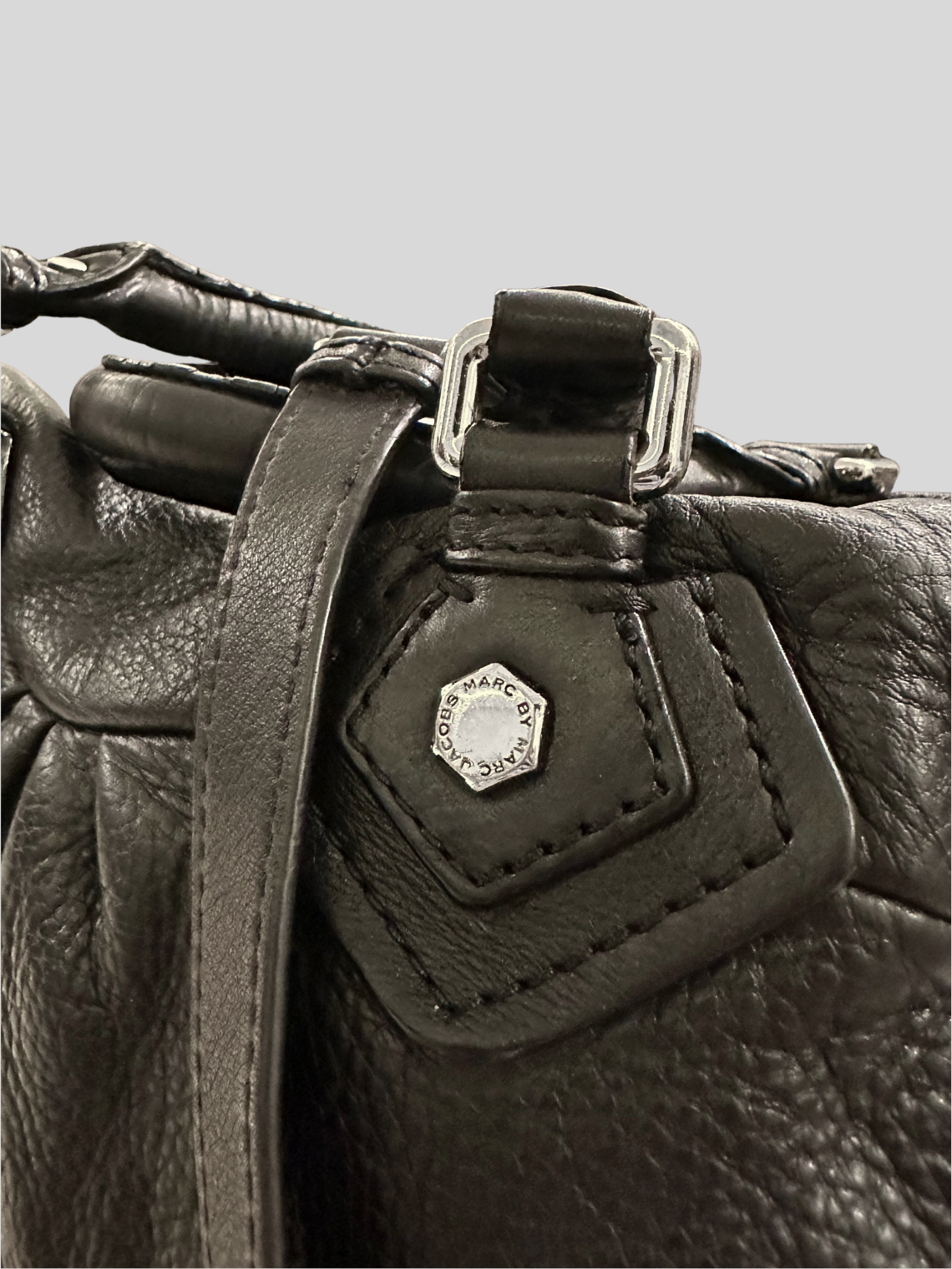 Marc by Marc Jacobs – Classic Q Baby Groovee noir en cuir véritable