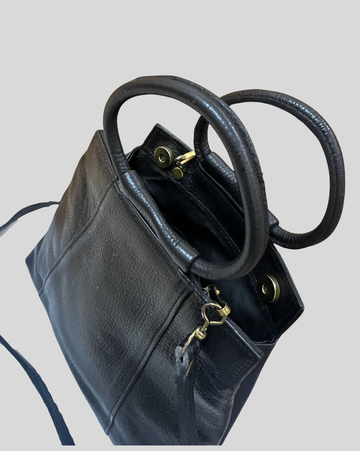 Sac à main noir en cuir véritable à poignées rondes et bandoulière amovible