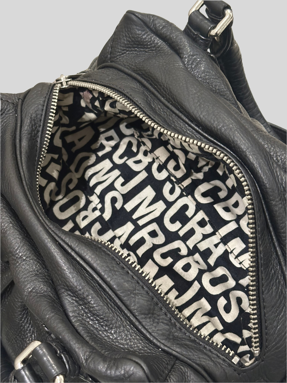 Marc by Marc Jacobs – Classic Q Baby Groovee noir en cuir véritable