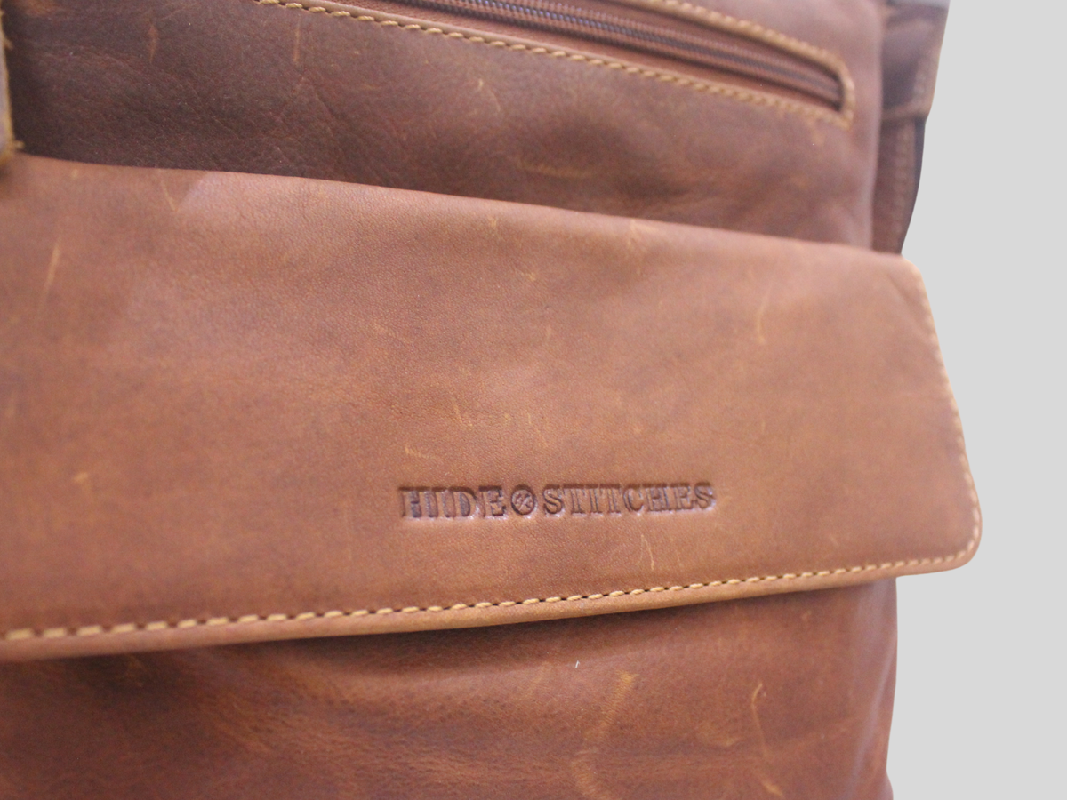 Hide & Stitches – Sac bandoulière cognac en cuir véritable