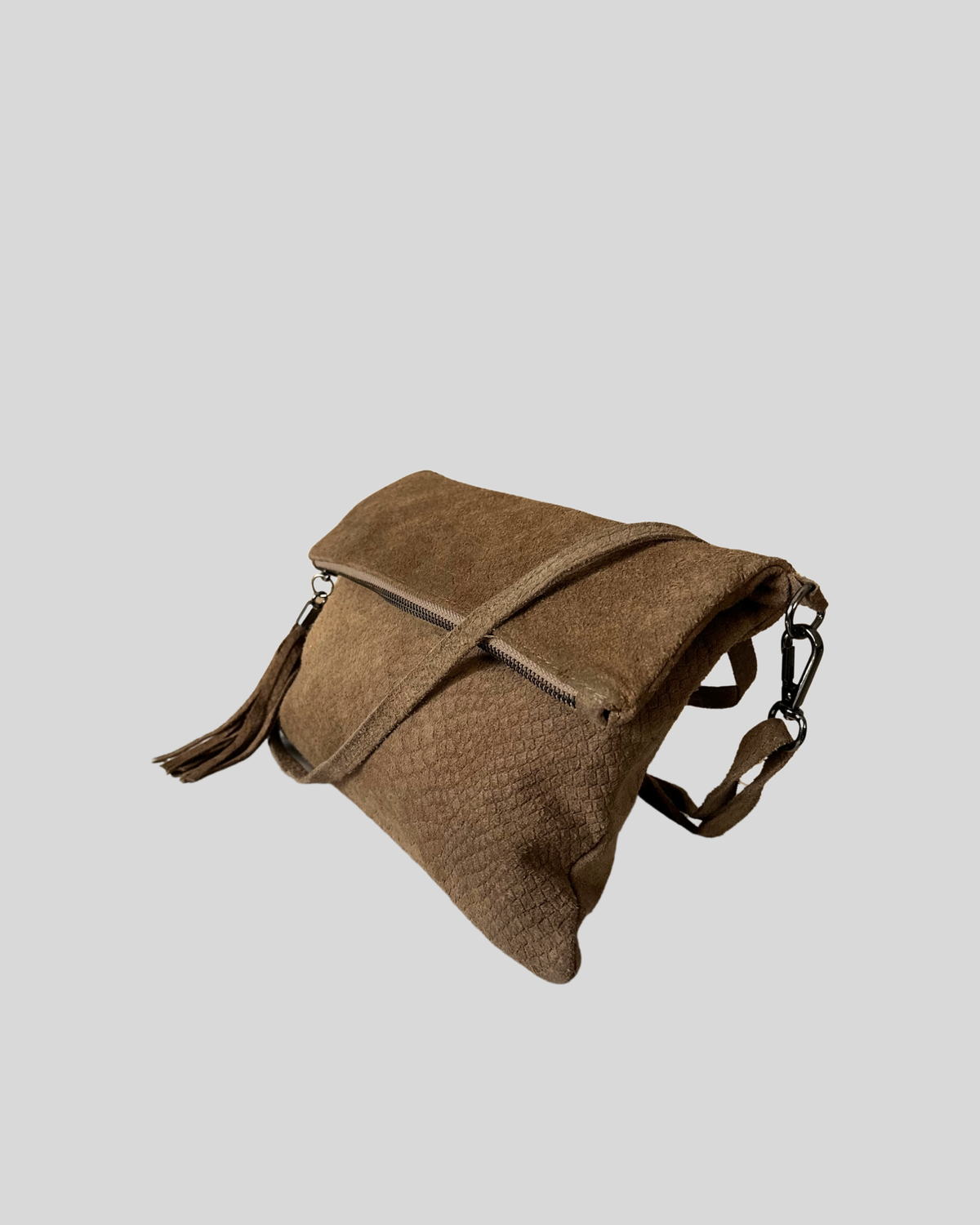 🇮🇹 Pochette pliable marron effet python en daim véritable à pompon – Made in Italy