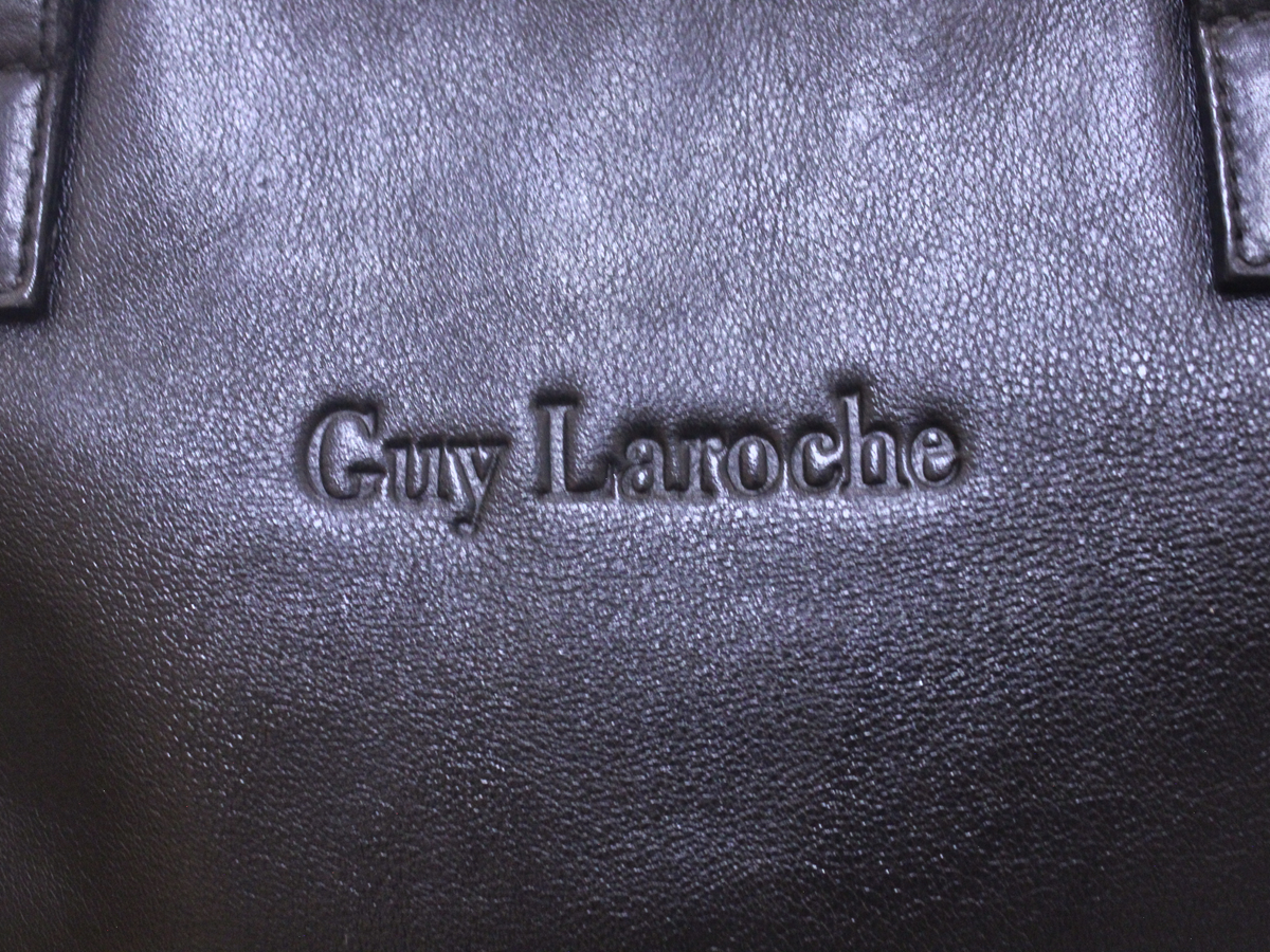 Sac Guy Laroche noir souple à porter épaule