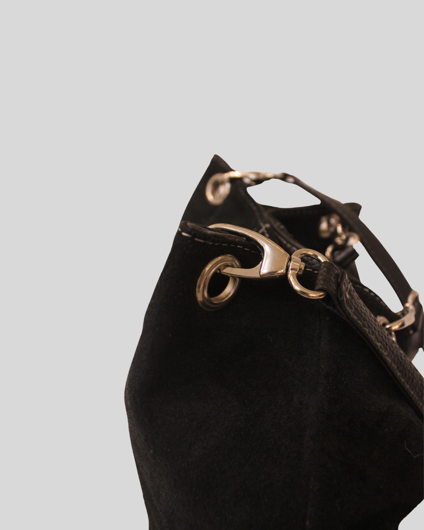 Sac Cabas / Seau en Daim Noir – Surpiqûres Contrastées