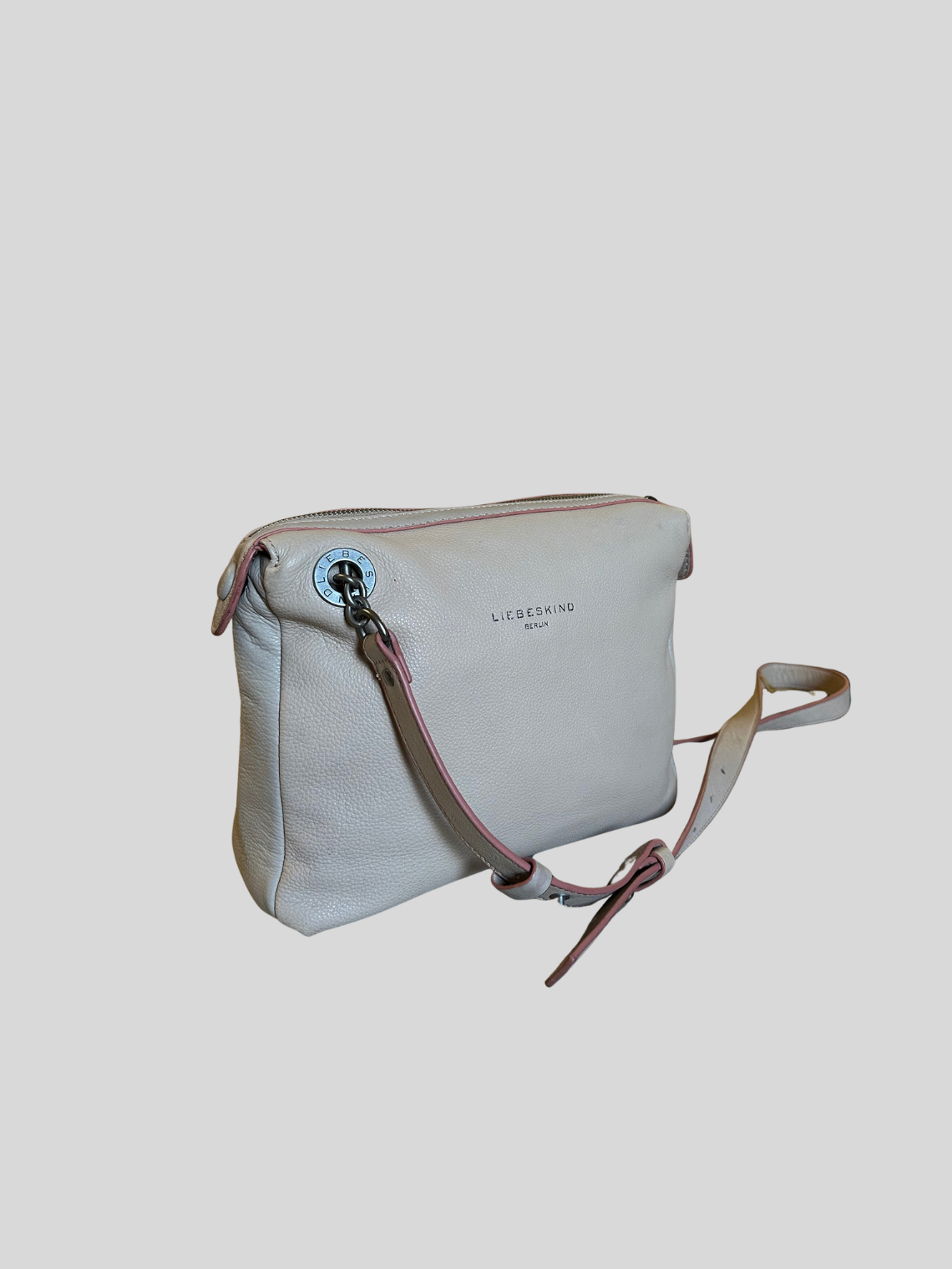 🇩🇪 Liebeskind Berlin – Sac bandoulière beige clair en cuir véritable à liserés roses
