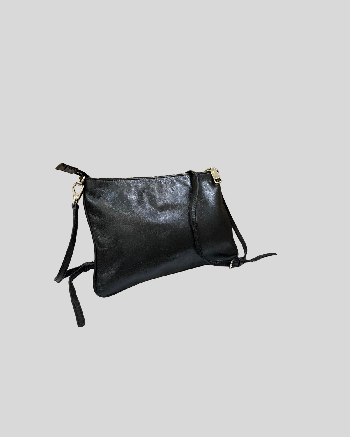 🇪🇸 Bimba y Lola – Sac bandoulière noir à plaque logo et poche zippée