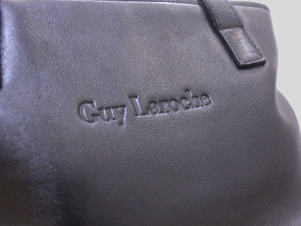 Sac Guy Laroche noir souple à porter épaule