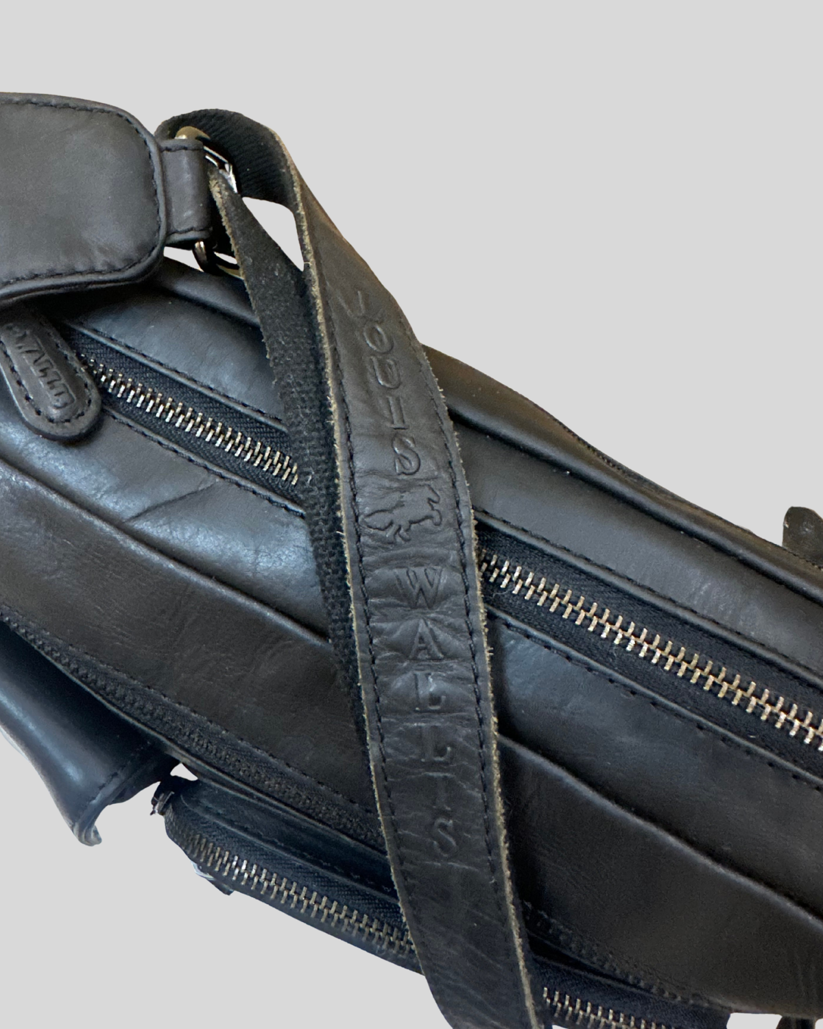 🇩🇪 Louis Wallis – Sac bandoulière noir multi-poches