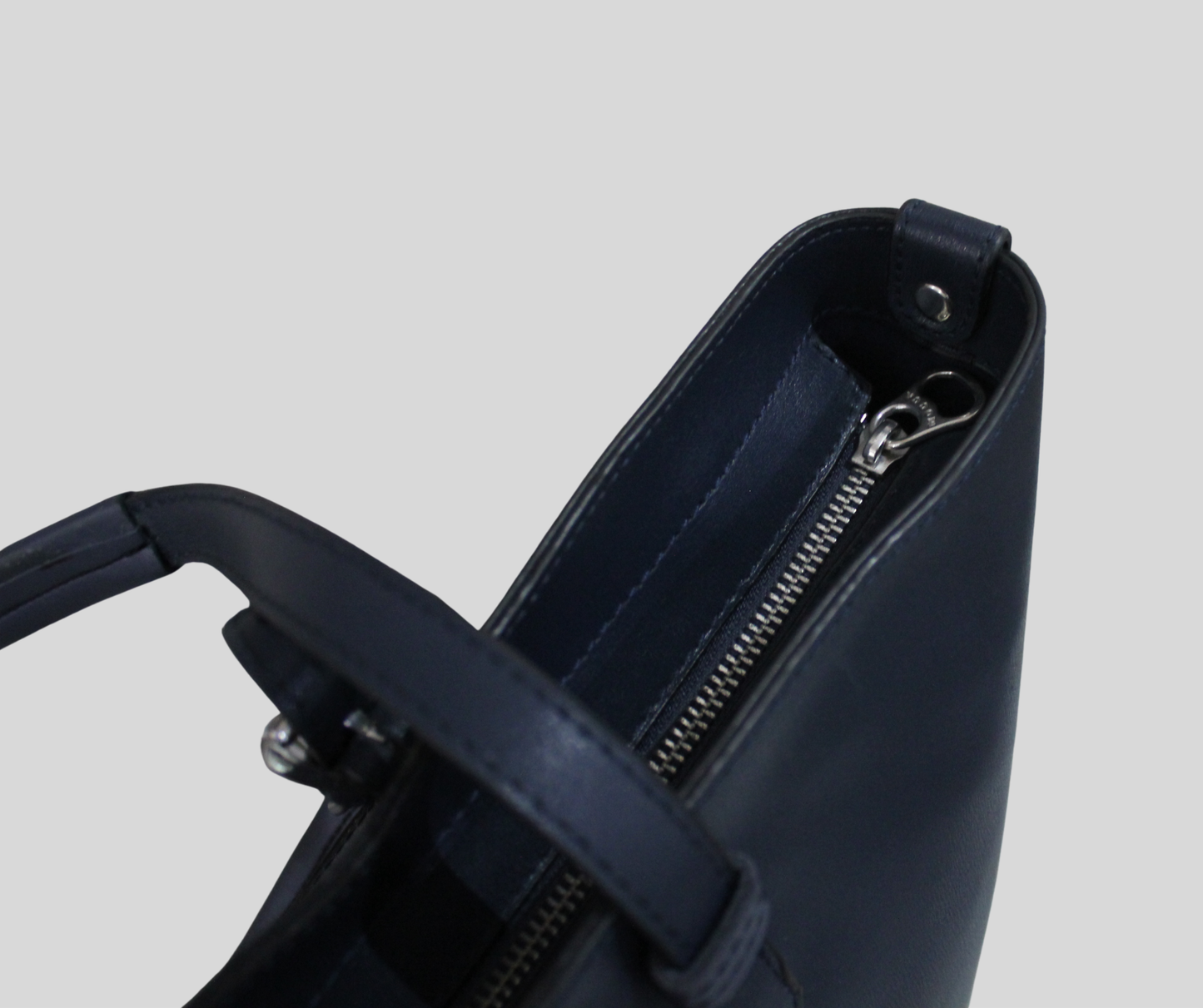 Sac shopping Mocca en cuir bleu marine