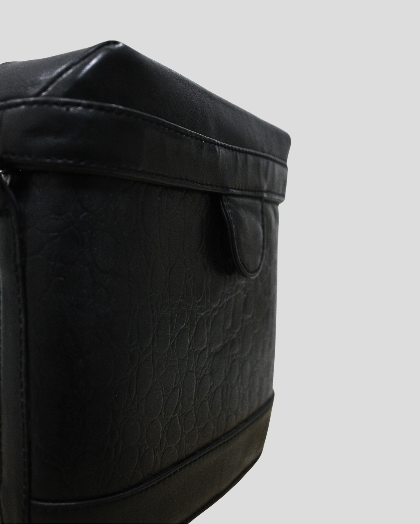 Sac seau Sybilla en cuir – Fabriqué au Brésil