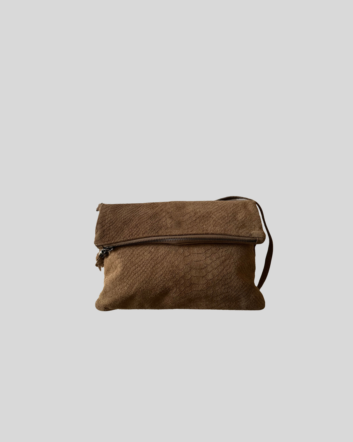 🇮🇹 Pochette pliable marron effet python en daim véritable à pompon – Made in Italy