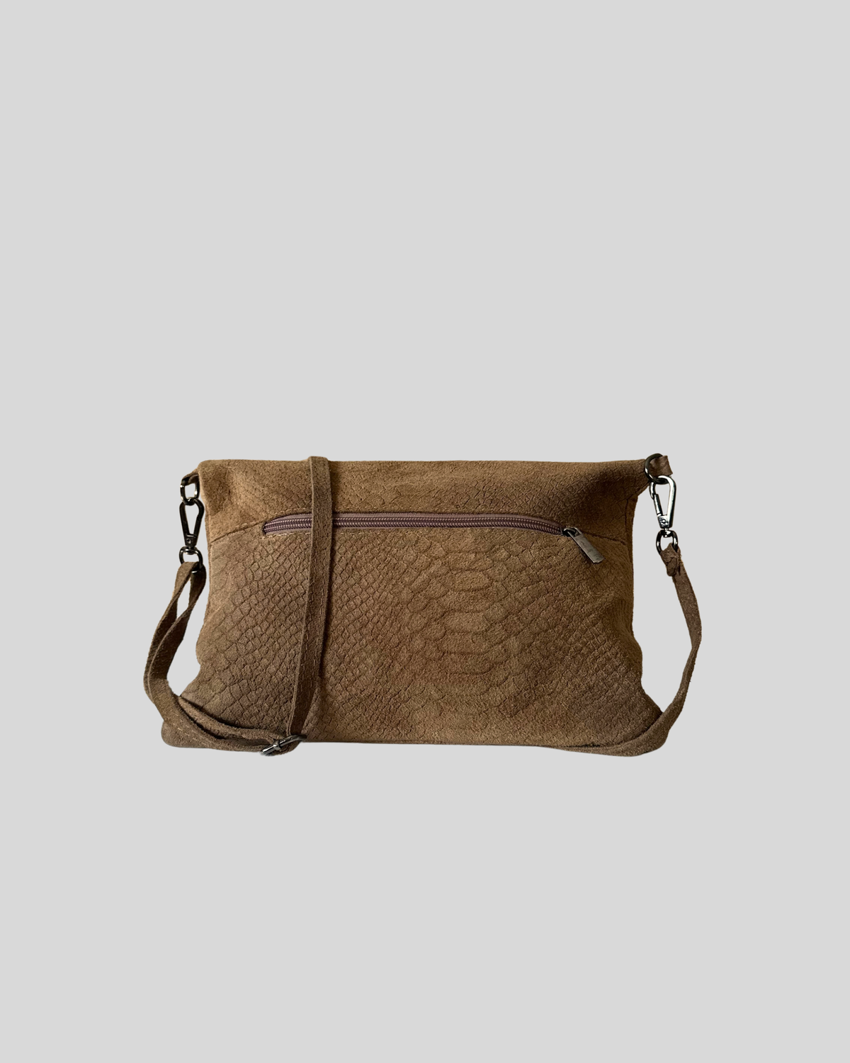 🇮🇹 Pochette pliable marron effet python en daim véritable à pompon – Made in Italy