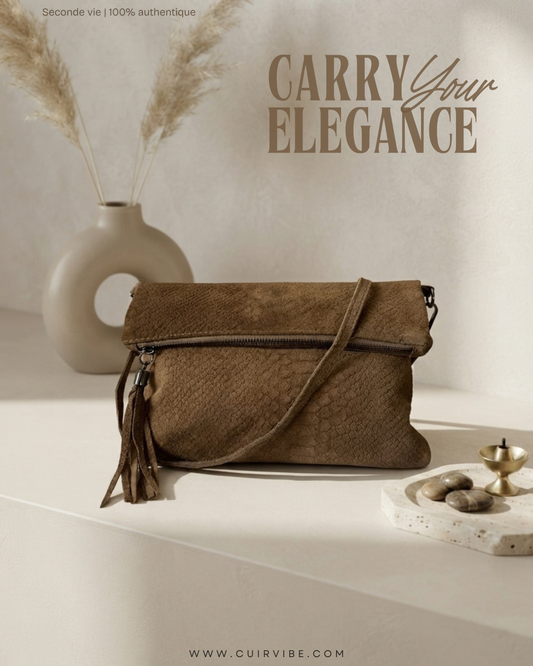 🇮🇹 Pochette pliable marron effet python en daim véritable à pompon – Made in Italy
